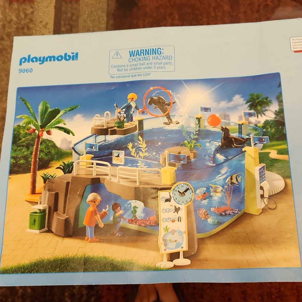PlayMobil Family Fun Aquarium and Shop